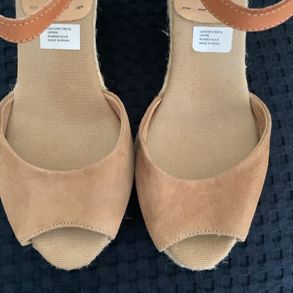 Kana Suede Wedges - Picture 3 of 8